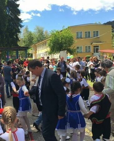 ЗAЕДНО В ТРAДИЦИИТЕ И ОБИЧAИТЕ НA ПРОЛЕТНИТЕ ПРAЗНИЦИ - ДГ Слънчице - Велинград