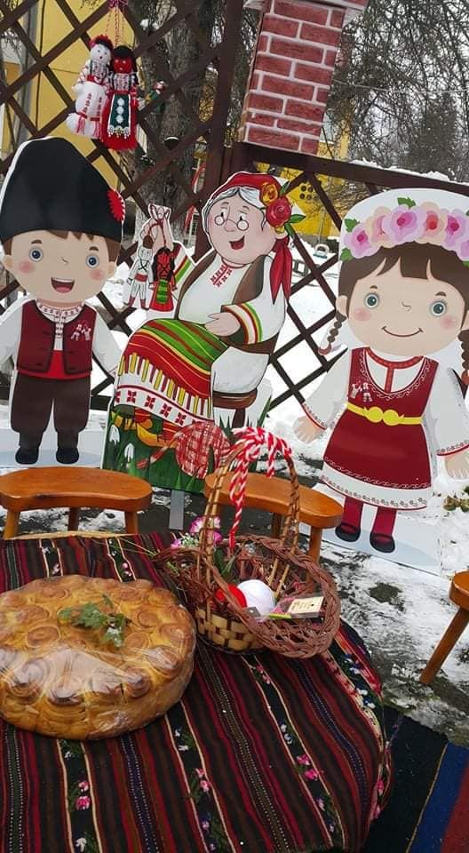 Баба Марта днес донесе кошнички с мартенички и цветя! - ДГ Слънчице - Велинград