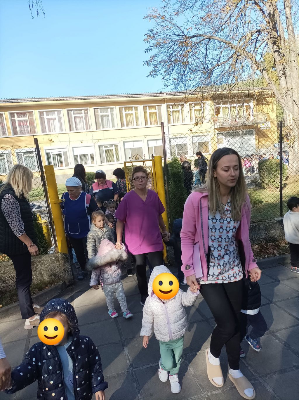 Практическо проиграване на действия при пожар и последваща евакуация 8